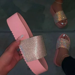Frühling/sommer/frauen wasserdichte plattform dicken boden strass hausschuhe candy-farbige strand sandalen outdoor wilde mode damen