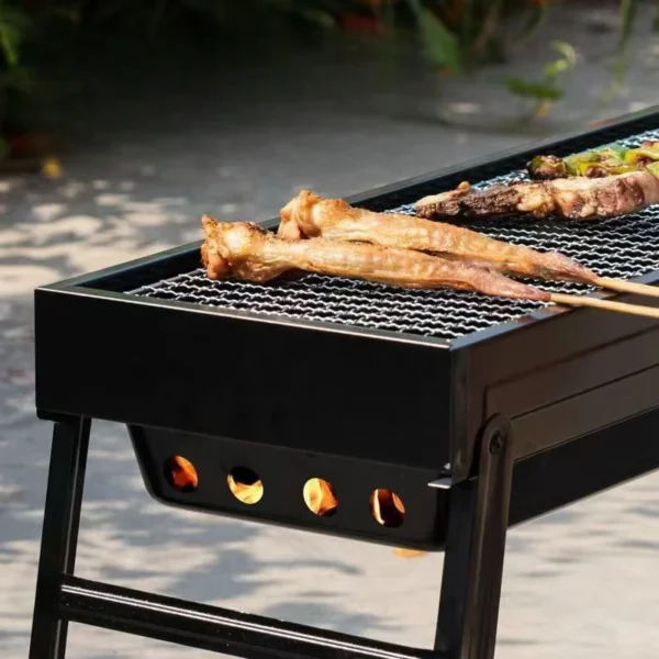 Tragbarer, zusammenklappbarer BBQ-Grill, geeignet mit Schubladen für Holzkohle, gegrilltes Fleisch, Outdoor-Koch, Grillzubehör, Kochgeschirr, Grillwerkzeug 2