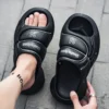 Hausschuhe für Herren im Sommer, trendig für Outdoor-Sportarten, rutschfeste und geruchsabweisende Sandalen mit doppeltem Verwendungszweck, Basketball-Hausschuhe 5