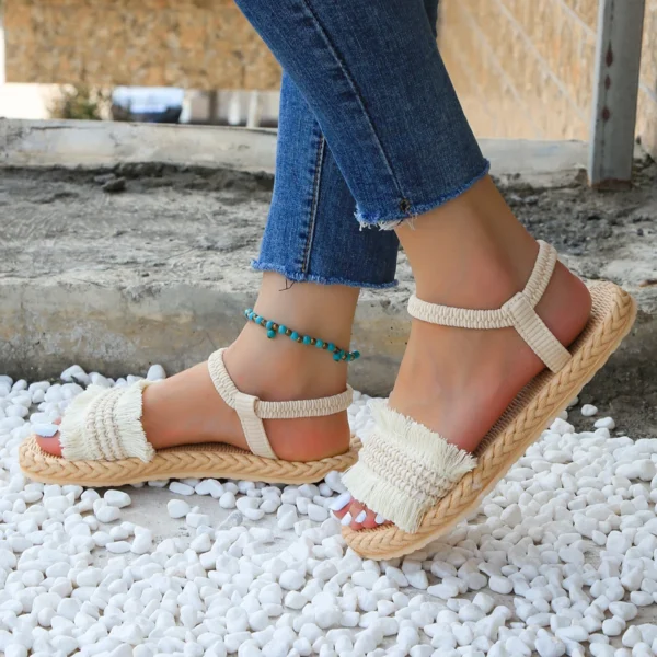 Damenmode-Trend-Schnürsenkel mit Quasten sind rutschfeste, verschleißfeste, bequeme Sandalen mit weicher Sohle und flachem Absatz 3