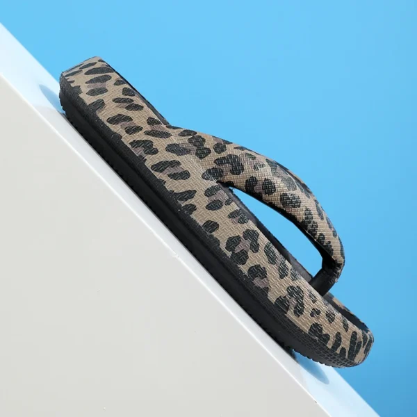 Sommer Frauen Komfort Flip-Flop Leopard Weiche Dicken Sohlen Wolke Hausschuhe Reise Urlaub Strand Schuhe Neue Frauen Sandalen 6