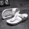 Ngouxm Sommer Männer Flip-Flops Atmungs Strand Hausschuhe Neue Design Mode Lässige Solid Black Non Slip Wohnung Rutschen für Mann 5