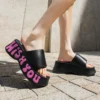 EVA Plattform Hausschuhe für Frauen Sommer Brief Drucken Keilabsatz Sandalen Frau Mode Dicken Boden Im Freien Rutschfeste Strand Rutschen 5
