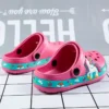 Kinder Schuhe Baby Jungen Hausschuhe Cartoon Bagger Druck Clogs Sommer Atmungsaktive Weiche Indoor Sport Jungen Hausschuhe 4