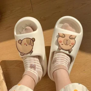 2025 süße Capybara-Design dicke Sohle Frauen Hausschuhe Slides Badezimmer Strand Indoor Sandalen Sommer Paar Schuhe