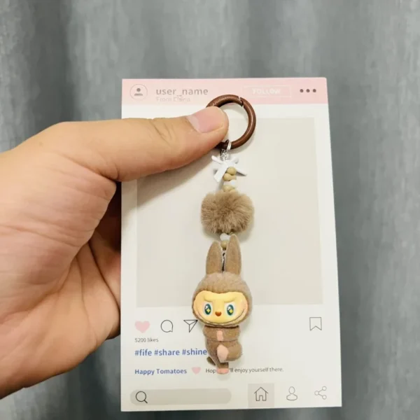 Miniso's neuer Plüsch-Mini-Yoga-Laborubu-Schlüsselanhänger, babyfreier Taschenaufhänger, süßer Schulranzen-Geschenkaufhänger 2