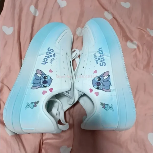 Anime Disney Stich Engel Sneaker Frauen Sommer Atmungsaktive Vielseitige Paare Cartoon Bord Schuhe Nette Studenten Freizeit Schuhe 2