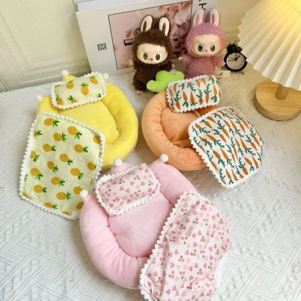 15/17 cm Labubu-Bettwäsche, dreiteiliges Set, Mini-Bett-Schlafsack, Kissen und Steppdecke, Zubehör, süßer Labubu-Hamburger-Schlafsack, Deko 3