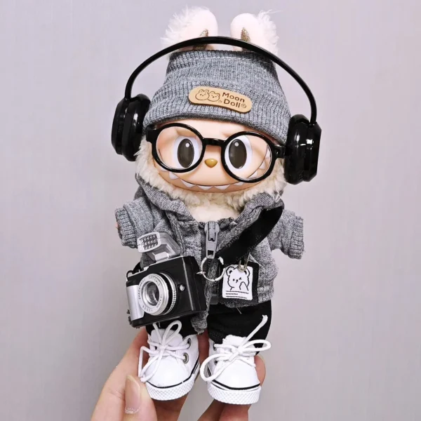 15 cm/17 cm Labubu Universal Hoodie Set Grau Trendiges Outfit mit Kamera Brille Kopfhörer & Canvas Schuhe Serie 1-3 kompatibel