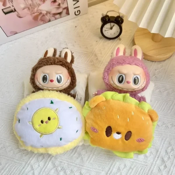 15/17 cm Labubu-Bettwäsche, dreiteiliges Set, Mini-Bett-Schlafsack, Kissen und Steppdecke, Zubehör, süßer Labubu-Hamburger-Schlafsack, Deko 2