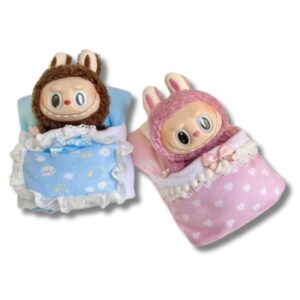 Labubu Bettwäsche-Set – Mini-Schlafsack, Kissen & Decke (15/17 cm)
