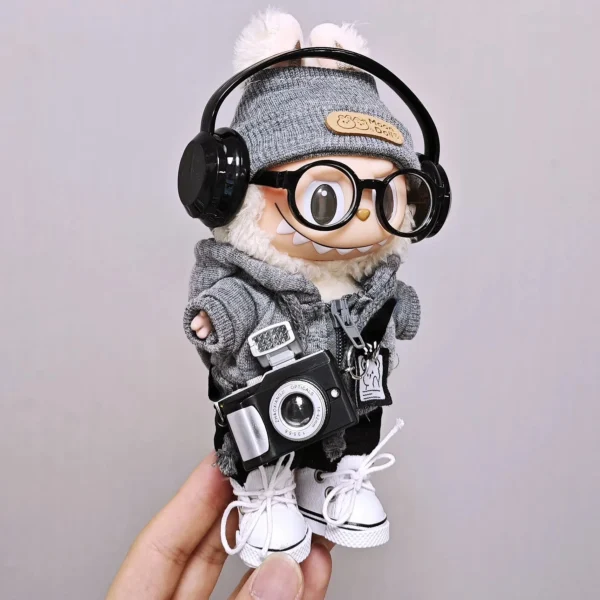 15 cm/17 cm Labubu Universal Hoodie Set Grau Trendiges Outfit mit Kamera Brille Kopfhörer & Canvas Schuhe Serie 1-3 kompatibel 2