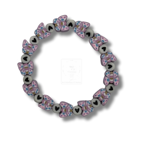 Schmetterlingstraum – Kinderarmband aus Glasperlen in Rosa mit Herzdetails