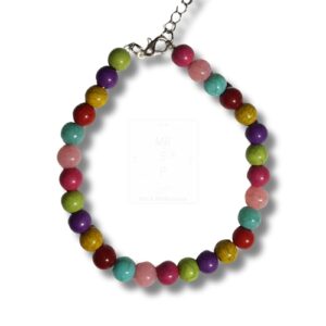 Handgefertigtes Steinperlenarmband in Regenbogenfarben