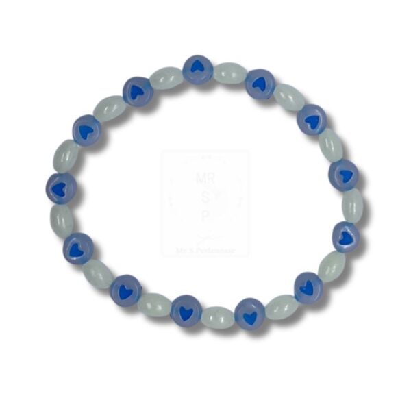Blaues Herz-Leuchtperlenarmband – Handgefertigt