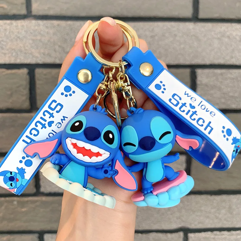 Stitch Surf Schlüsselanhänger – Schlüsselanhänger im hawaiianischen Strandstil, Disney-Sommerurlaubszubehör für Schwimmtaschen und Handtücher, Halloween-Geschenke