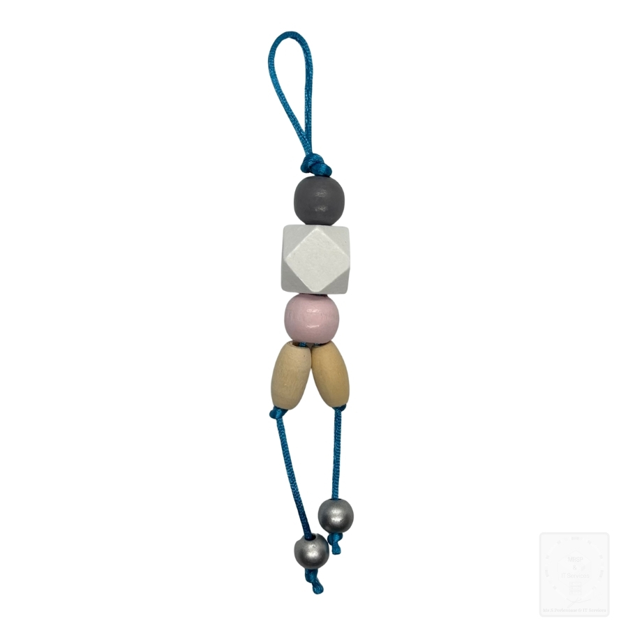 Anhänger „Nordic Pastell“ – Eleganter Holzperlen-Dekoanhänger