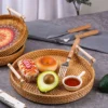 1 x gewebter Rattan-Aufbewahrungskorb mit Riemengriff, rundes Tablett für Brot, Snacks, Obst, Picknick – Heimorganisationskorb 5