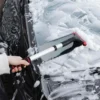 Ausziehbare Aluminium-Eiskratzer-Schneebürste für die Windschutzscheibe des Autos, teleskopisch, extra lange Schneeschaufel 2