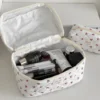Kirsche Make-up Tasche Damen Kosmetiktaschen Mode Tragbare Niedliche Kosmetik Reise Aufbewahrungstasche Handtasche Baumwolle Gesteppte Reißverschluss Geldbörse 2