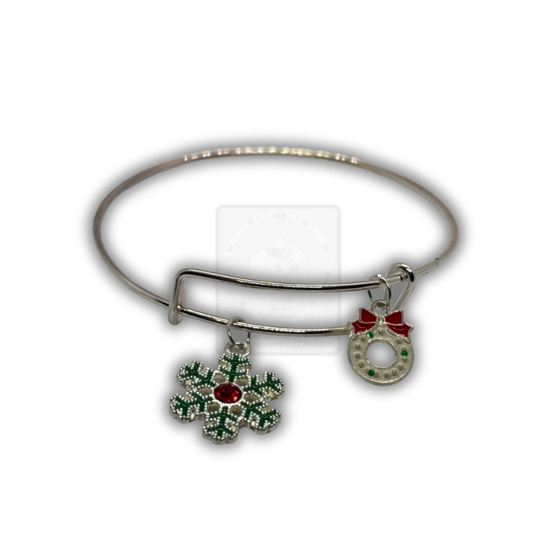 Elegantes Weihnachtsarmband mit Schneeflocken- & Kranzanhänger – Bild 2