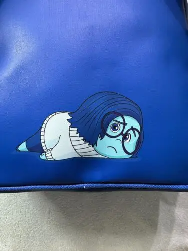 Stock Disney Loungefly Inside Out Sadness Cosplay Mini-Rucksack Pu-Leder Rucksack Cartoon Lotso Stitch Mode süße Mädchen Tasche 6