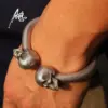 Schwarzes Totenkopf- und Knochenarmband, personalisiertes und hübsches Armband, hochwertiges herrschsüchtiges Herrenarmband und Armband 2