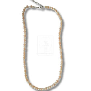 Feine Halskette in Beige – handgemacht