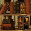 ATUBAN Buchecke Kit Oldtimer F1 DIY Holzpuzzle Bücherregal Einsatz Dekor Puppenhaus Modell Buchstütze Gebäude Dekoration Geschenke 5