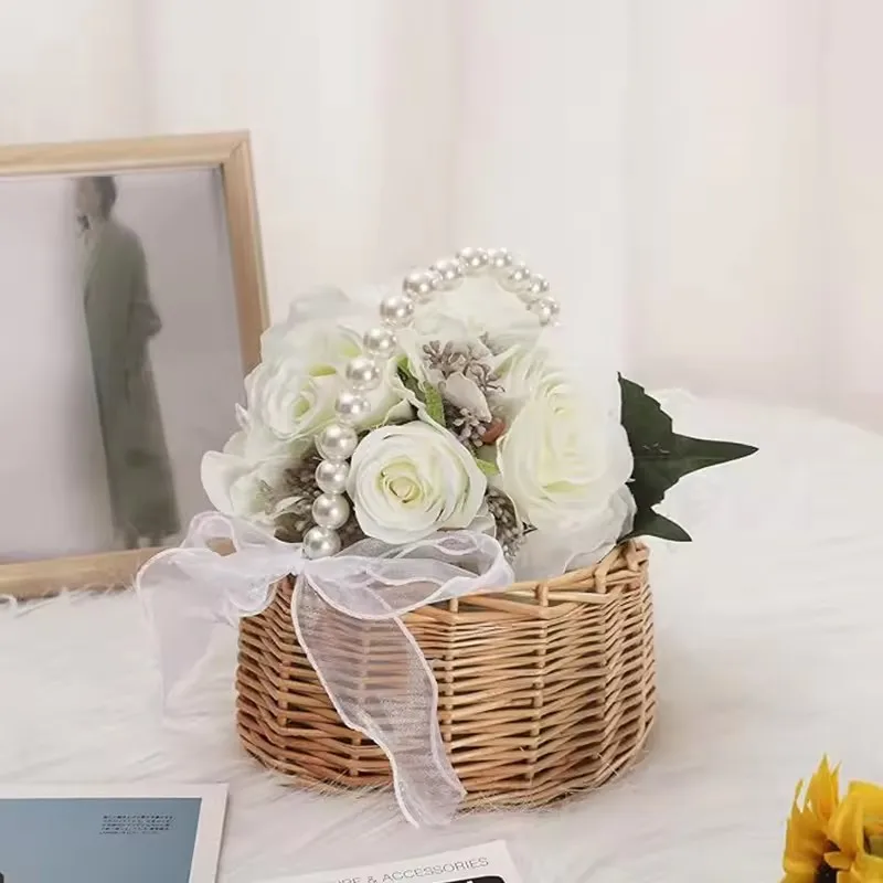 Ein Weidenkorb mit Perlenhenkel und Schleife, handgeflochtener Osterkorb, Weidenkorb für Hochzeiten (braun) 2