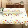 Frühlingsfrische Tischdecke mit Blumenmuster, bedruckt mit kleinen Gänseblümchen, Blumen und Schmetterlingen, geprägte Kanten, langlebig, wasserdicht, knitterfrei, farbecht, maschinenwaschbar, perfektes Geschenk für Familie und Freunde, für Party- und Feiertagsdekorationen im Innen- und Außenbereich, rechteckige Tischdecke, geeignet für alle Jahreszeiten, für Heimküchen, Zimmer, Terrassen, Balkone, Picknicks, Cafés und Restauranttische, Innen- und Außendekoration, perfekte Geschenkartikel. 4