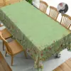 Frühlingsfrische Tischdecke mit Blumenmuster, bedruckt mit kleinen Gänseblümchen, Blumen und Schmetterlingen, geprägte Kanten, langlebig, wasserdicht, knitterfrei, farbecht, maschinenwaschbar, perfektes Geschenk für Familie und Freunde, für Party- und Feiertagsdekorationen im Innen- und Außenbereich, rechteckige Tischdecke, geeignet für alle Jahreszeiten, für Heimküchen, Zimmer, Terrassen, Balkone, Picknicks, Cafés und Restauranttische, Innen- und Außendekoration, perfekte Geschenkartikel. 3