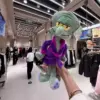 Cartoon Spongebob Thaddäus Plüschpuppe Anime Lila Pyjama-Bademantel Weiches Stofftier Schlafbegleiter-Puppe Überraschungsgeschenke 5
