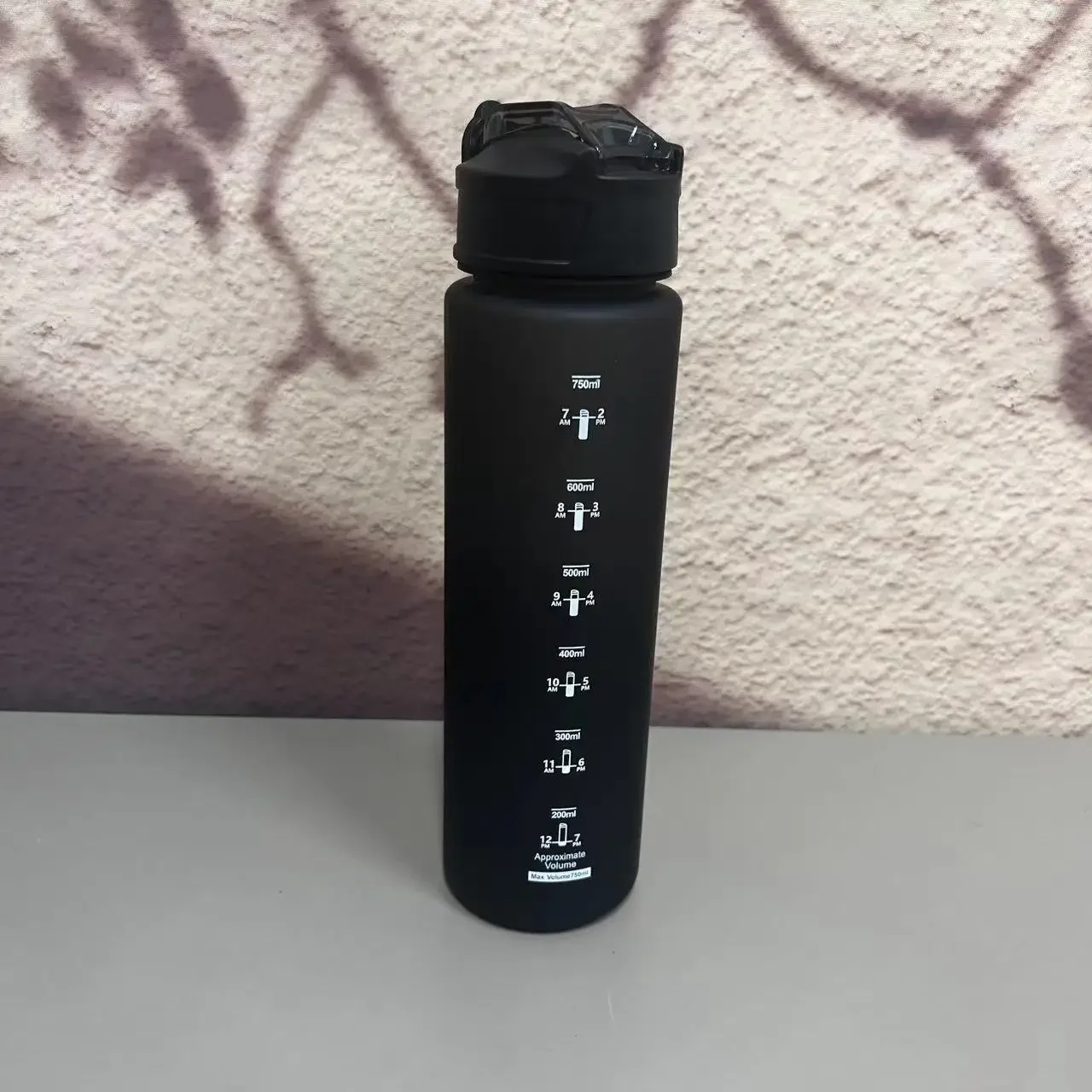 2024 neue 750ml Fitness Sport Studenten Wasser becher männlich große Kapazität weiblich Netz rot hochwertige Sommer Kunststoff tragbare Krüge 4