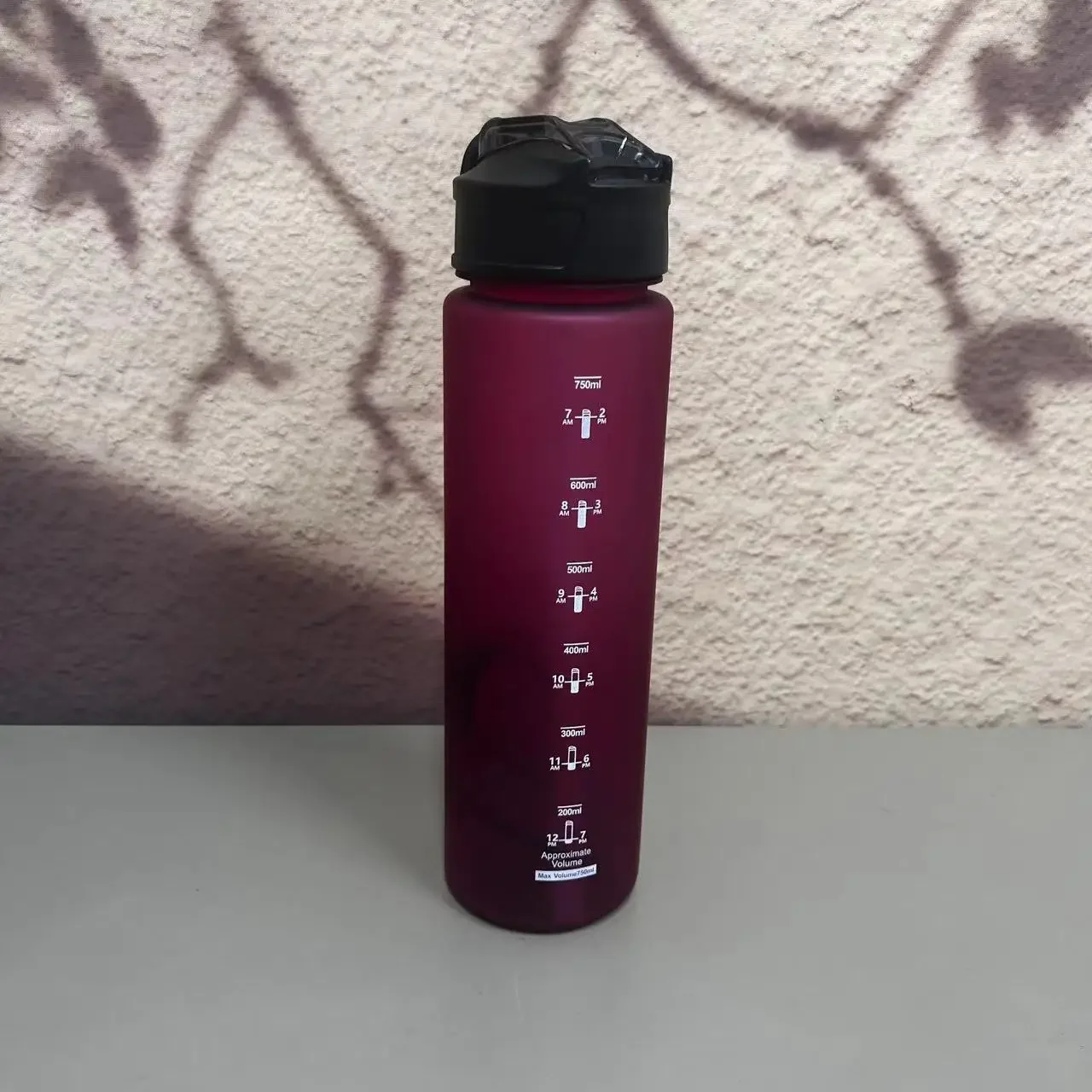 2024 neue 750ml Fitness Sport Studenten Wasser becher männlich große Kapazität weiblich Netz rot hochwertige Sommer Kunststoff tragbare Krüge 5
