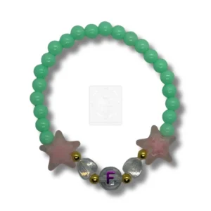 Buchstabenarmband F mit Sternen und Herzen