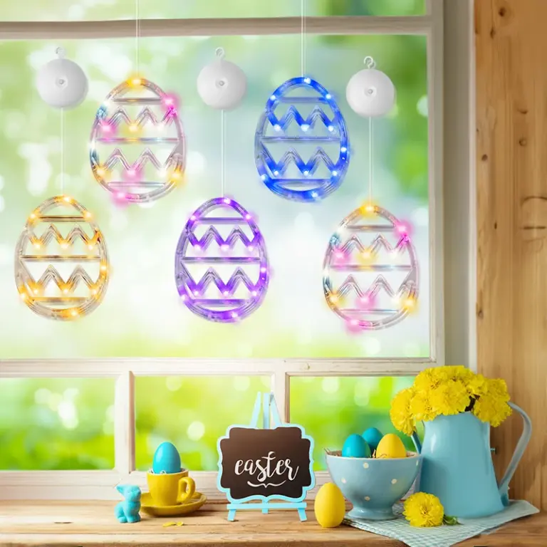 2/4pcs Ostern Fenster Lichter mit Saugnapf mehrfarbig hängende Dekorationen Eier geformte Lichterketten Innen Home School Dekor 2