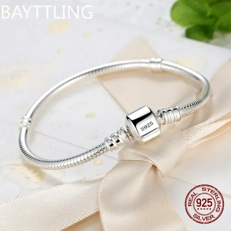 Luxuriöses handgefertigtes Original-Edelschmuck-Charm-Armband aus 925er-Sterlingsilber, weiche, glatte Schlangenknochen-Armbänder für Frauen