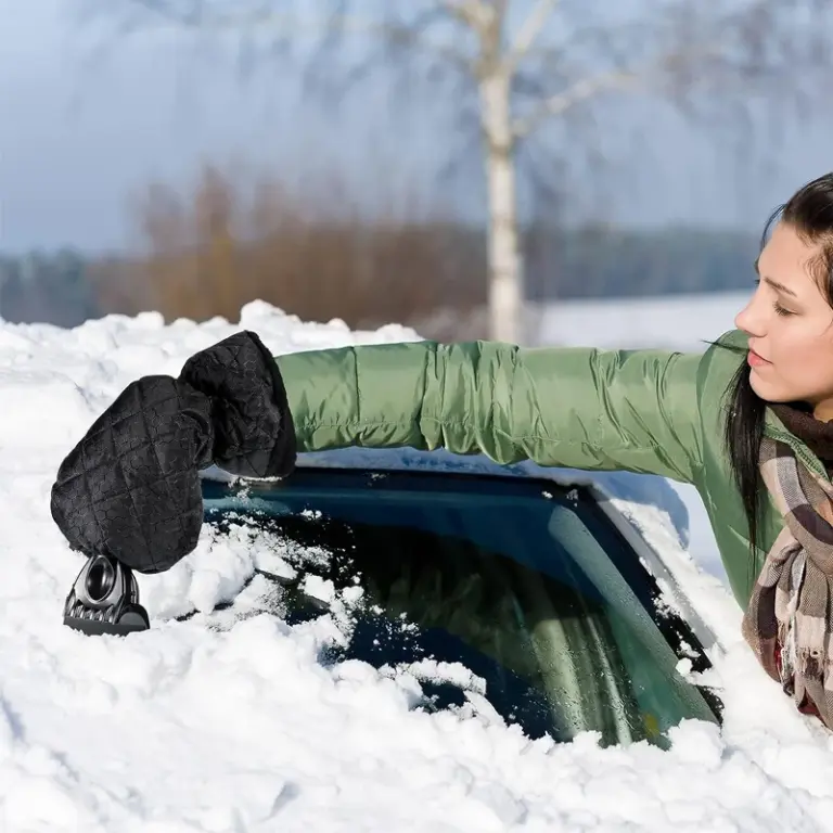 Auto Windschutz scheibe Eiskra tzer Handschuh wasserdichte Schnees chaufel bürste mit warmen Handschuhen kratz freie Schnee räum werkzeuge für die Reinigung von Autos 4