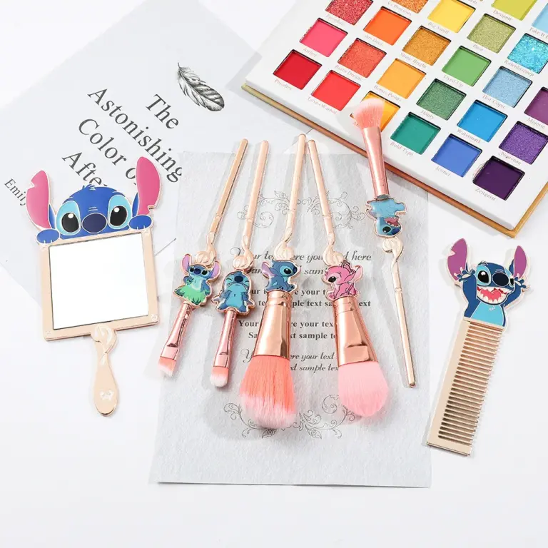 7 stücke Stich Make-up Pinsel Set Cartoon Stich tragbare Handheld kosmetische Spiegel Kamm Stich Make-up Pinsel Set Anime Peripherie Geschenk 2