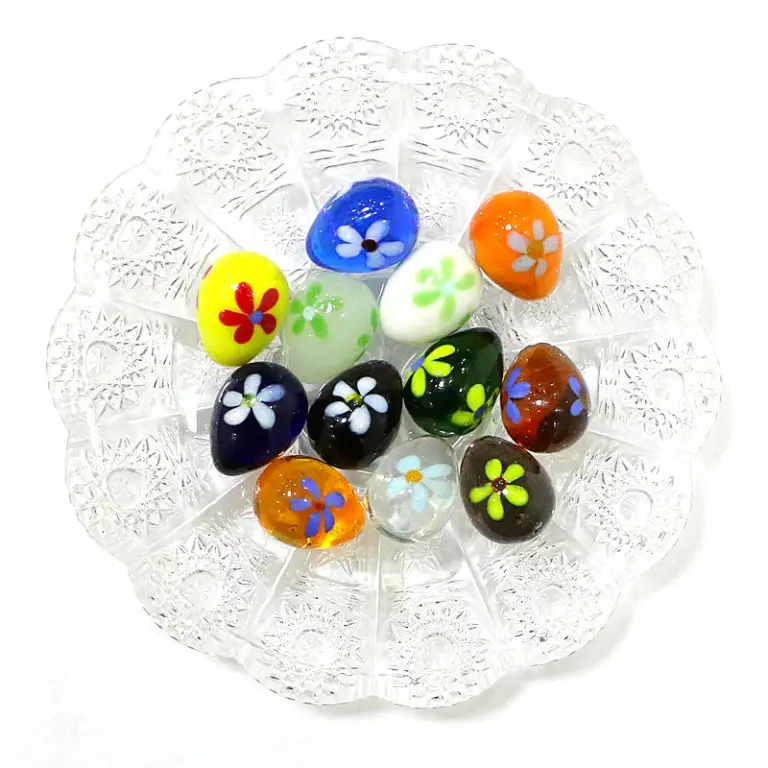 6Stück bunte niedliche Murano glas Osterei Form Ornamente Blumenmuster Design seltene ovale Murmeln für Ferienhaus Tisch dekoration